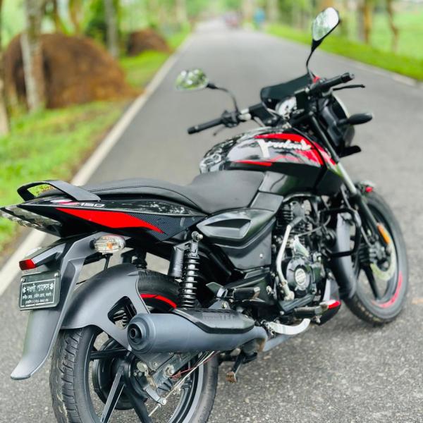 Bajaj Pulsar 2022